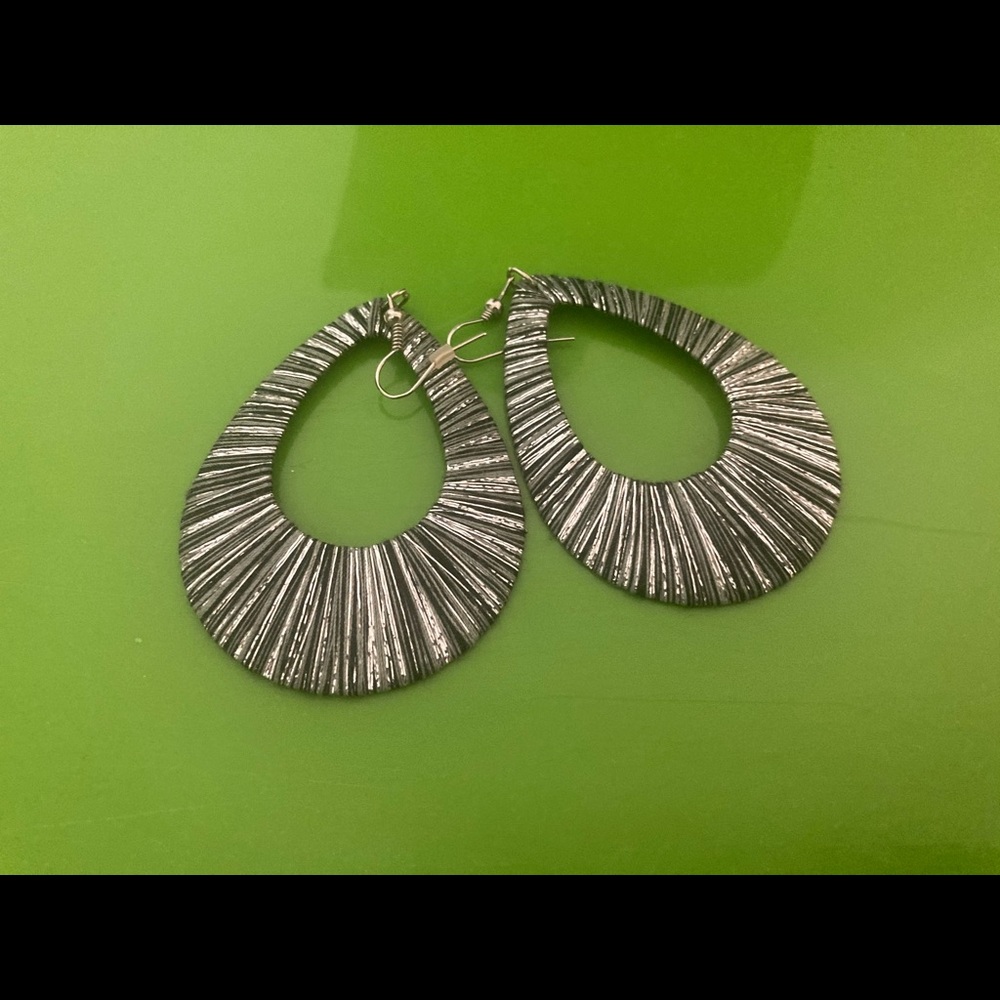 Women’s earrings
